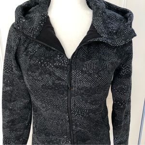 LULULEMON Scuba Hoodie, Black/White, Size 4, EUC